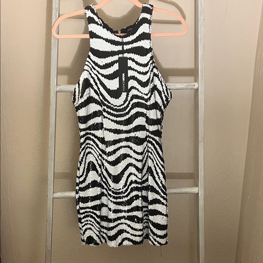 Fashion Nova Monochrome Wave Mini Dress